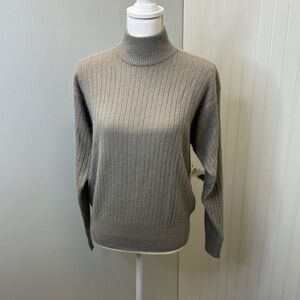 NWT Jones New York Long Sleeve Turtle Neck top Lambwool & Rabbit mix size Medium